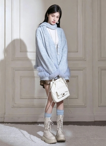 <span class=keywords><strong>Cardigan</strong></span> in Maglia <span class=keywords><strong>con</strong></span> Bordo in <span class=keywords><strong>Pelliccia</strong></span> di Visone - Maglione Accogliente <span class=keywords><strong>con</strong></span> Scollo a V, Polsini e Orlo Soffici, Top Invernale Oversize Morbido per Donna - Product Image 6