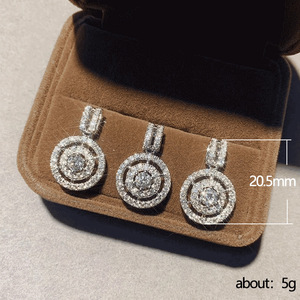 Collana con Ciondolo Rotondo a Fiore Scintillante e Trendy per Donne, Elegante Catena a Maglie per Clavicola, Gioielli alla Moda per Uso Quotidiano, Regalo - Product Image 5