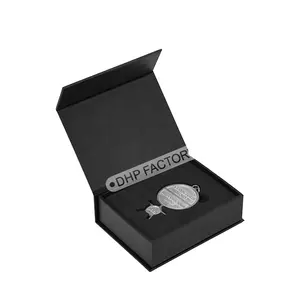 사용자 정의 로고 디자인 무료 샘플 엄밀한 골 판지 럭셔리 금속 스포츠 메달 선물 포장 열쇠 고리 키 체인 종이 상자