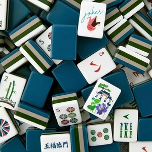 Mahjong américain professionnel personnalisable en acrylique, tuiles gravées de haute qualité, couleurs et motifs personnalisés, divertissement - Product Image 1