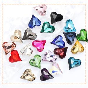 Broca de cristal con forma de melocotón y base puntiaguda, con base plateada, para uñas, zapatos, joyería, bolsos, ropa y accesorios. - Product Image 1