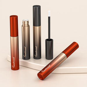 Tubos de brillo de labios redondos esmerilados degradados negros personalizables de 6ml con tapa dorada, contenedor de lápiz labial cosmético de plástico con logotipo personalizado - Product Image 4