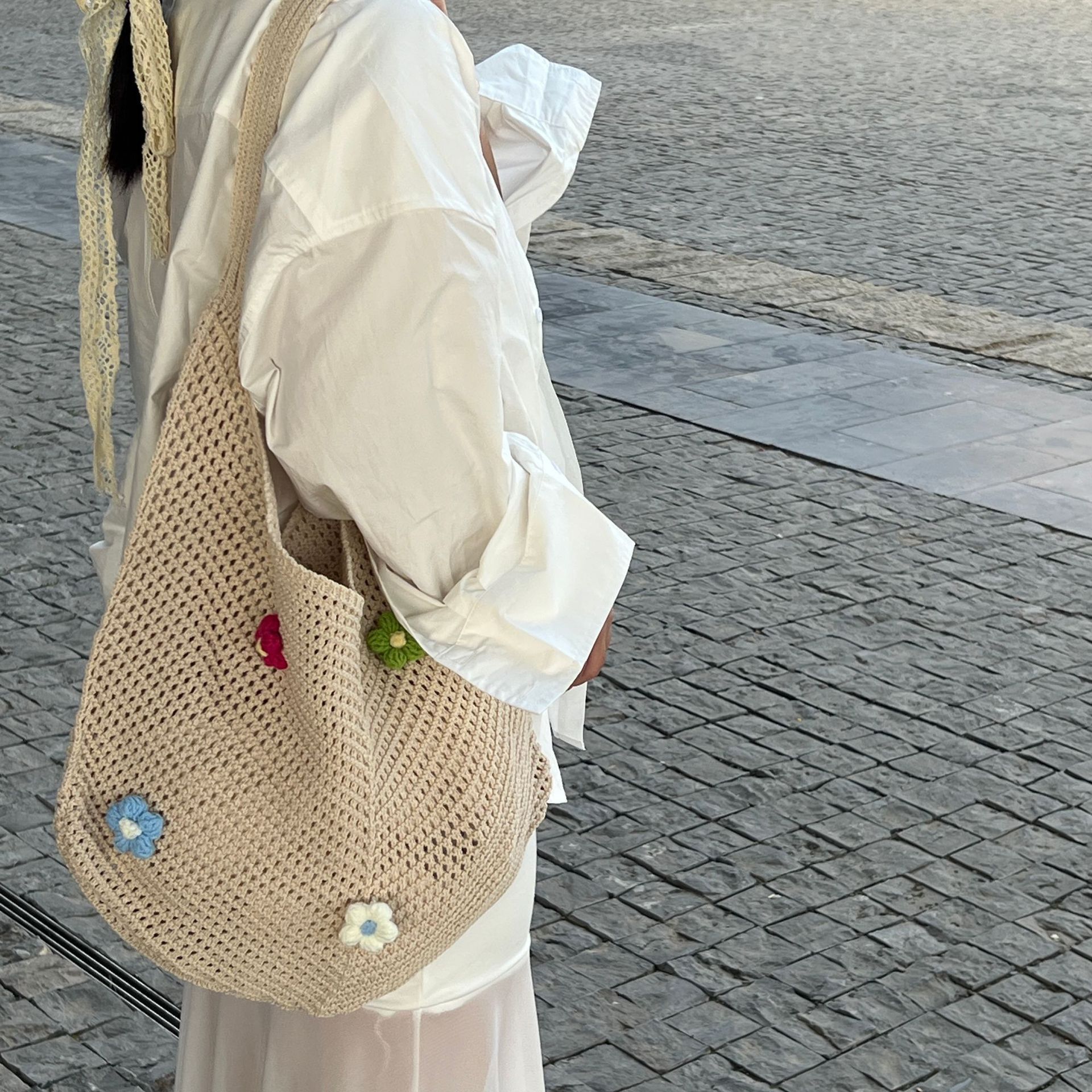 Fiori sparsi riso bianco