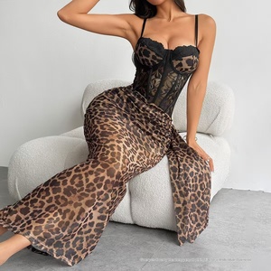 Sugar Little Poem Nouveau Soutien-gorge sans bretelles push-up en polyester à fermeture frontale pour petites poitrines, qui rehausse et corrige les formes plates - Product Image 1