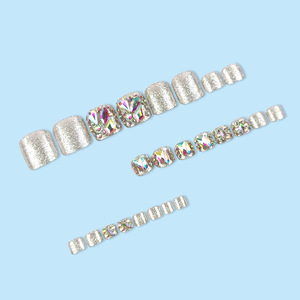 Qianya 24 pièces doux argent paillettes orteil presse sur les ongles-irisé diamant décor pédicure <span class=keywords><strong>Nail</strong></span> <span class=keywords><strong>Art</strong></span> meilleure vente ensembles portables - Product Image 4