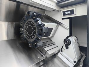 Nouveau design, tour CNC 10 axes robuste 12T avec tourelle à outils, centre de tournage à guidage linéaire, lit incliné et double broche haute vitesse Fanuc - Product Image 5