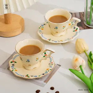 프랑스 커피 컵 세라믹 머그 홈 복고풍 오후 차 꽃 도자기 커피 컵과 접시 세트 맞춤
