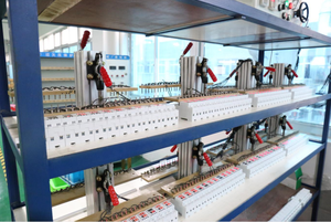 Écran LCD réglable, protection numérique contre les sous-tensions et les surtensions - Product Image 6