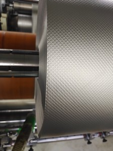 Matériau d'isolation <span class=keywords><strong>thermique</strong></span> <span class=keywords><strong>en</strong></span> aluminium simple face personnalisé, moderne, écologique, R11.0, résistant au feu, imperméable, <span class=keywords><strong>en</strong></span> <span class=keywords><strong>rouleau</strong></span> - Product Image 6