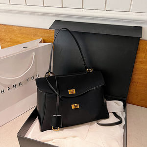 2025 модель модная женская сумка. Сплошной цвет дизайн. Можно носить вручную или носить в виде сумки через плечо 2337 - Product Image 5