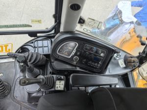 Chargeuse-pelleteuse JCB 3CX 4CX à bas prix Chargeuse sur pneus d'occasion de bonne performance avec composant de moteur principal à vendre - Product Image 6