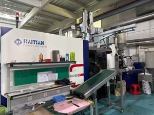 Máquina de Moldeo por Inyección Hidráulica Horizontal Haitian Mars2 de 470 Toneladas de Segunda Mano con PLC, Motor, Bomba, Caja de Engranajes, Rodamientos y Tornillo - Product Image 2