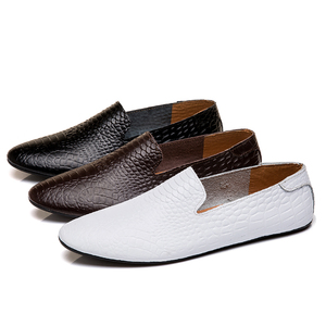 Mocassins en cuir véritable pour homme, embossés, à bout fermé, taille 37-44, à enfiler, collection automne - Product Image 1
