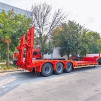 Vente d'usine - Semi-remorque à plateau surbaissé d'occasion de marque LSXC, 13 m, 3 essieux, avec échelle hydraulique pliable, capacité de charge maximale de 60 tonnes