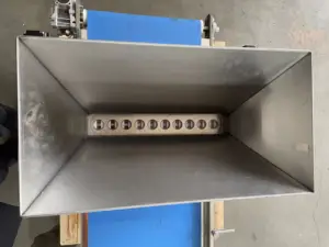 Fabrication de machine de bureau polyvalente pour le dépôt de bonbons durs en gelée de chocolat