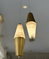 Lustre Moderne de Luxe en Gros, Lampe en Laiton et Albâtre, Finition Noir et Or, Ampoules Incandescentes, Garantie de 2 Ans pour l'Éclairage