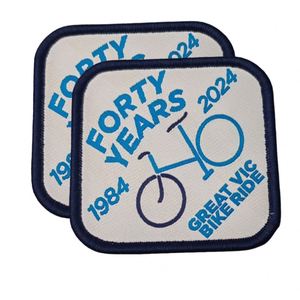 Nouveau design, patch brodé 3D écologique thermocollant avec perles, logo personnalisé, badges thermocollants pour vêtements et chapeaux - Product Image 1