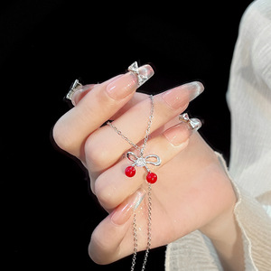 Collana con Ciliegia della Serie Summer Island dal Design Originale e di Tendenza, Catena Femminile in Acciaio Inossidabile per Clavicola, Ripostolato su Douyin Xiaohongshu - Product Image 4