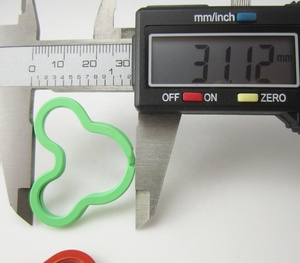 Trang Sức Hình Đầu Mickey Màu Sắc Cầu Vồng Móc Chìa Khóa Chẻ - Product Image 3