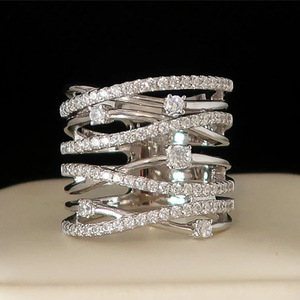 Anello da Donna con Micro Zirconi Lucidi Incastonati, Design Creativo, Gioiello di Moda per Uso Quotidiano e Feste, Idea Regalo - Product Image 1