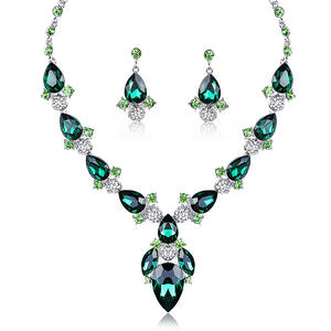 ชุดเครื่องประดับเจ้าสาวสีเขียวสุดพิเศษ สร้อยคอพร้อมต่างหูประดับคริสตัลอเมทิสต์ ดีไซน์เก๋ไก๋ทันสมัย ทำจากโลหะผสมสังกะสี เหมาะสำหรับงานแต่งงานคริสเตียน - Product Image 1