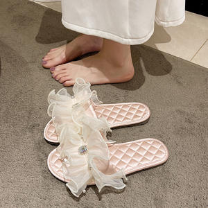 Nouvelles sandales pour femmes en satin à bout ouvert, semelle souple en TPR, style coréen simple, avec logo personnalisé, style forêt, à une bride, vente en gros - Product Image 3