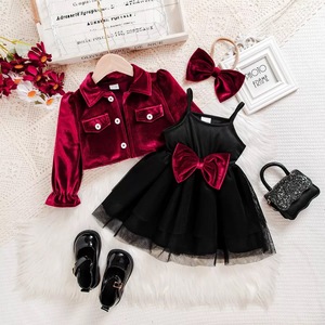 Set Due Pezzi per <span class=keywords><strong>Bambina</strong></span> con Giacca in Velluto Rosso Vino e Gonna con Fiocco in Tulle, Primavera e Autunno, con Accessori per Capelli - Product Image 1