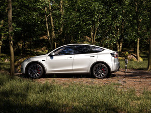 <span class=keywords><strong>Tesla</strong></span> Model Y 2020 d'occasion en excellent état, variante Aspire avec toit métallique, régulateur <span class=keywords><strong>de</strong></span> <span class=keywords><strong>vitesse</strong></span> adaptatif, taille des pneus R19 - Product Image 4