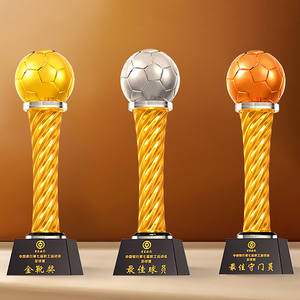 Trophées de <span class=keywords><strong>football</strong></span> personnalisés en or, argent et bronze avec design gratuit – Trophée de la meilleure paire de gants et de la meilleure paire de chaussures dorées pour compétitions scolaires et évaluations - Product Image 1
