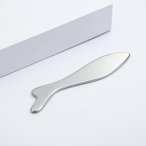 Strumenti Iastm forma di pesce in acciaio inox Gua Sha bordo Anti-rughe tessuto molle raschietto per il viso - Product Image 4