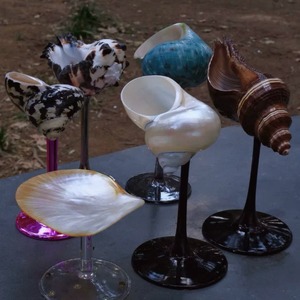 Gobelet en verre artisanal personnalisé en coquille de conque naturelle, écologique et réutilisable, style bohème, pour boissons froides, vin et cocktails - Product Image 1
