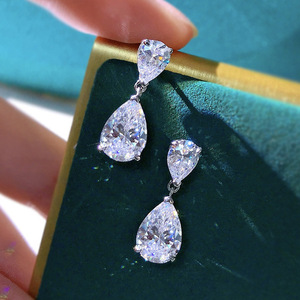 Orecchini Pendenti a Goccia in Cristallo a Forma di Pera per Donne, Eleganti Accessori di Moda per Uso Quotidiano - Product Image 2