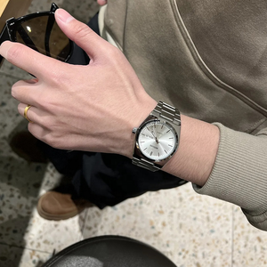 Nuevo Reloj de Lujo para Hombre de Acero Inoxidable, Resistente al Agua, Esfera Luminosa, Indicador de Semana y Fecha, Relojes de Cuarzo de Aleación para Negocios y Uso Casual - Product Image 3
