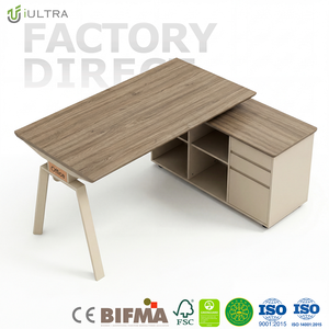 Escritorio de Oficina Moderno de Madera con Gabinete de Almacenamiento y Panel de Modestia, Mesa para Computadora - Product Image 1