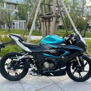 Moto sportive Qianjiang Sairui 150cc la plus vendue de 2026, élégante et performante, avec une vitesse maximale de 105 km/h pour les trajets urbains - Product Image 1