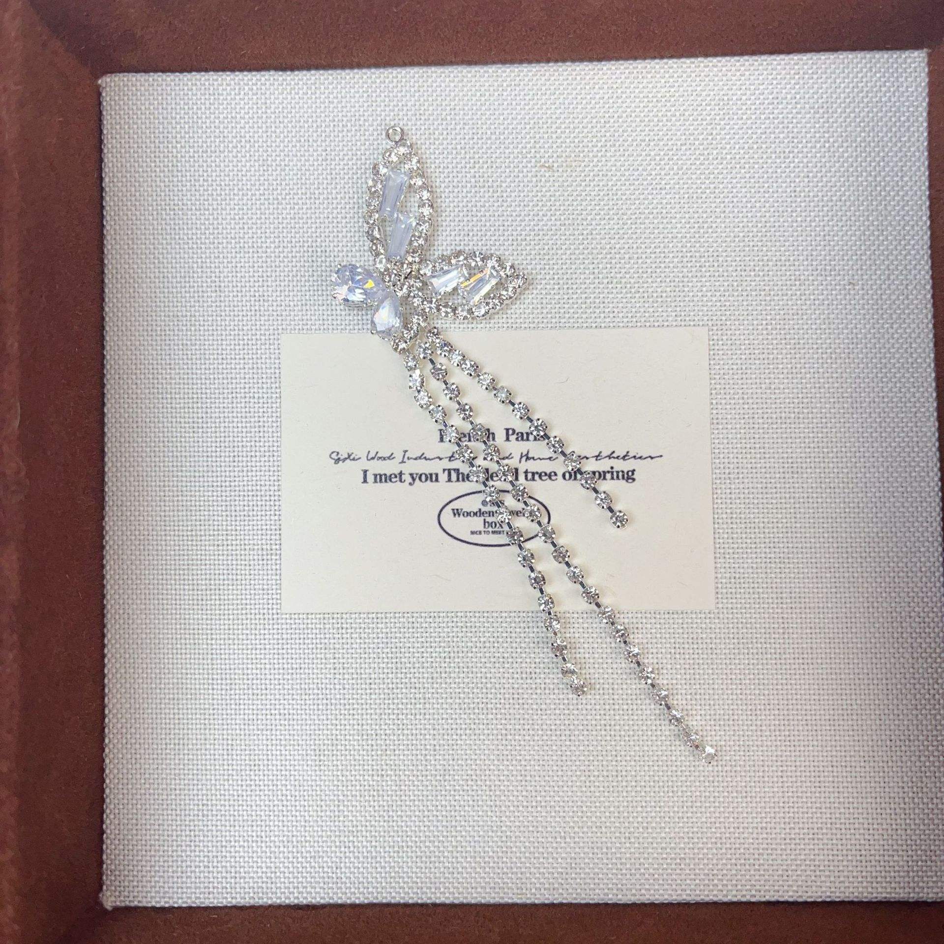 Demi-papillon Tassel