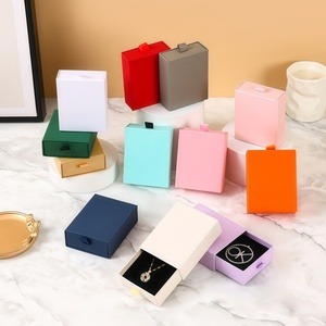 Organizador de Aretes de Alta Calidad, Caja para Joyería con Bandeja de Espuma con Ranuras para 20 Pares de Aretes - Product Image 1