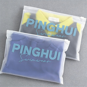 Sacs en plastique refermables de haute qualité avec impression personnalisée pour l'emballage des vêtements - Product Image 2