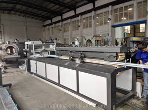 เครื่องทำเฟรมประตูหน้าต่าง upvc มอเตอร์ซีเมนส์เครื่องอัดรีดพลาสติก Exxon หล่อลื่นเคลื่อนที่สายโปรไฟล์พลาสติก - Product Image 5