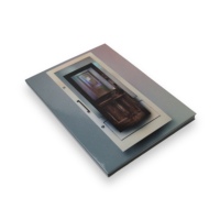 Boîtier de DVD Digipak pour album musical holographique, emballage minimaliste avec impression de texte rouge pour artistes indépendants