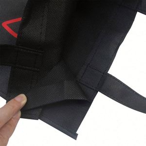 Sac fourre-tout réutilisable en tissu non tissé noir à imprimé animal, personnalisé avec logo, pour le shopping et les voyages, fabriqué à partir de matériaux recyclés - Product Image 5