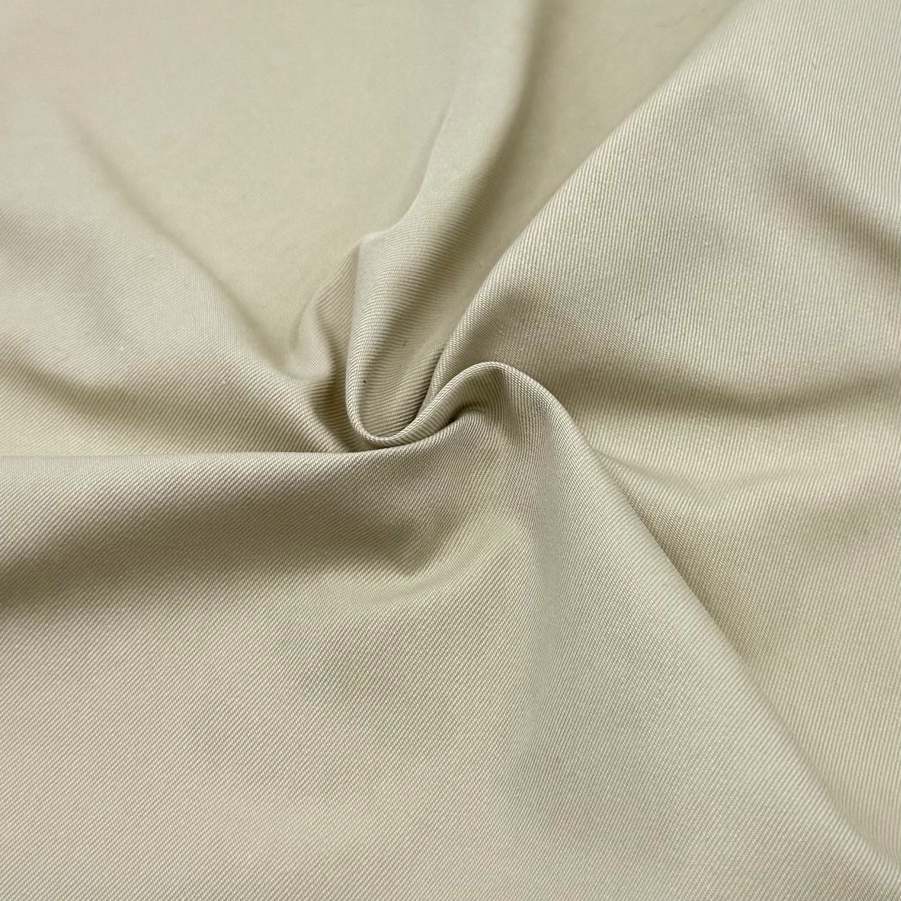 25% Nylon 75%Cotton 32S*100D Woven Breathable Abrasion-Resistant Medium Weight 170GSM Plain Garment Fabric for Jackets/Coats