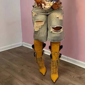 Nuevos shorts vaqueros de mujer de cintura alta, holgados, estilo retro, con agujeros, de pierna ancha y corte recto, a la moda. - Product Image 3