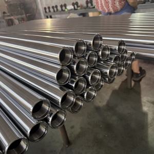 ท่อสแตนเลสกลวงชุบโครเมียมสำหรับเครื่องลำเลียงอาหารและยา ผ่านการเจียรละเอียด พร้อมผิวมันเงาทำความสะอาดง่ายและถูกสุขอนามัย - Product Image 1