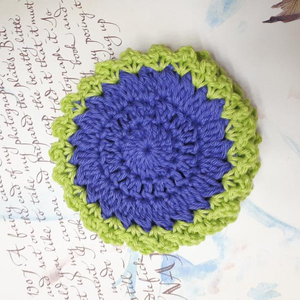 Sous-verres en crochet violet magnifiquement faits à la main - Product Image 1
