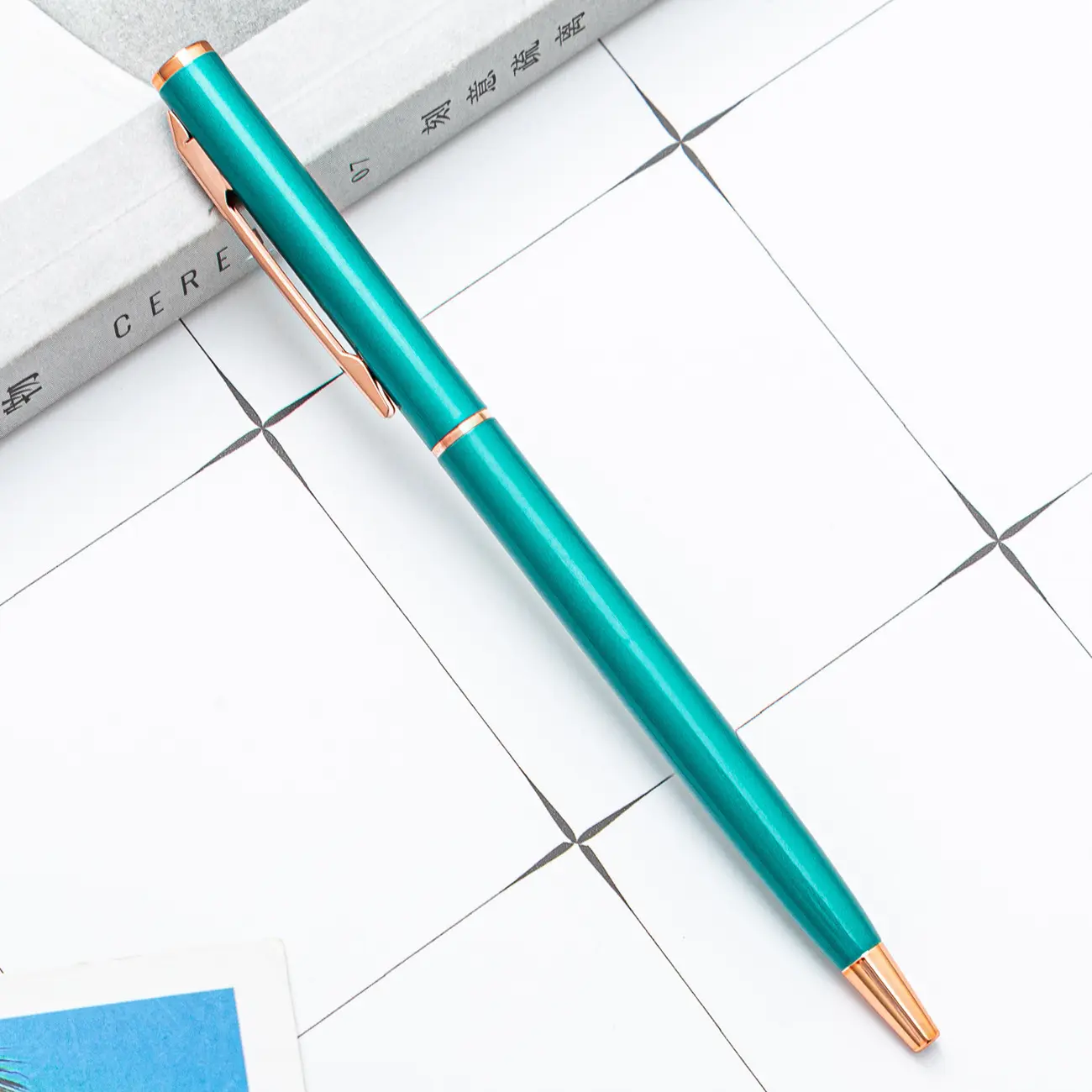 Penne personalizzate con logo personalizzato promozionale a buon mercato multicolore penna a sfera in metallo color caramella aziendale