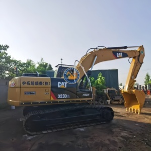 Excavadora de cadenas Caterpillar Cat 323D2L de segunda mano, casi 95% nueva, con motor Mitsubishi de inyección directa, usada. - Product Image 5