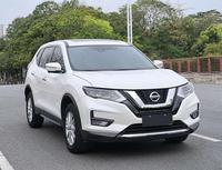 Подержанный Nissan X-Trail 2023 Classic Edition 2.0L 2WD с интеллектуальным подключением, комплектация Premium, 5 дверей, 5 мест, внедорожник, белый с черным