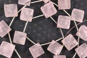 Quartz Rose Naturel Pierre Précieuse Forme Carrée Coupe À La Main Rugueux Pour La Fabrication De Bijoux Perles Fabrication En Gros - Product Image 3