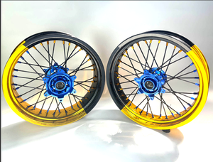 Nuove Ruote per Moto Supermoto da 17 Pollici in Alluminio CNC Bicolore, Compatibili con <span class=keywords><strong>Modelli</strong></span> <span class=keywords><strong>Yamaha</strong></span> - Product Image 3